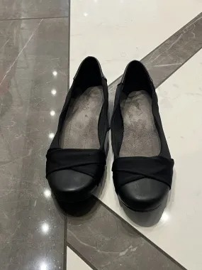 (7) Ballet Flats