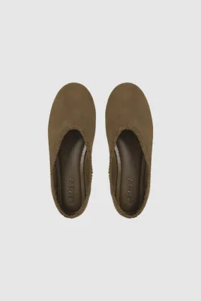 A Emery Park Flat in Hazel Suede