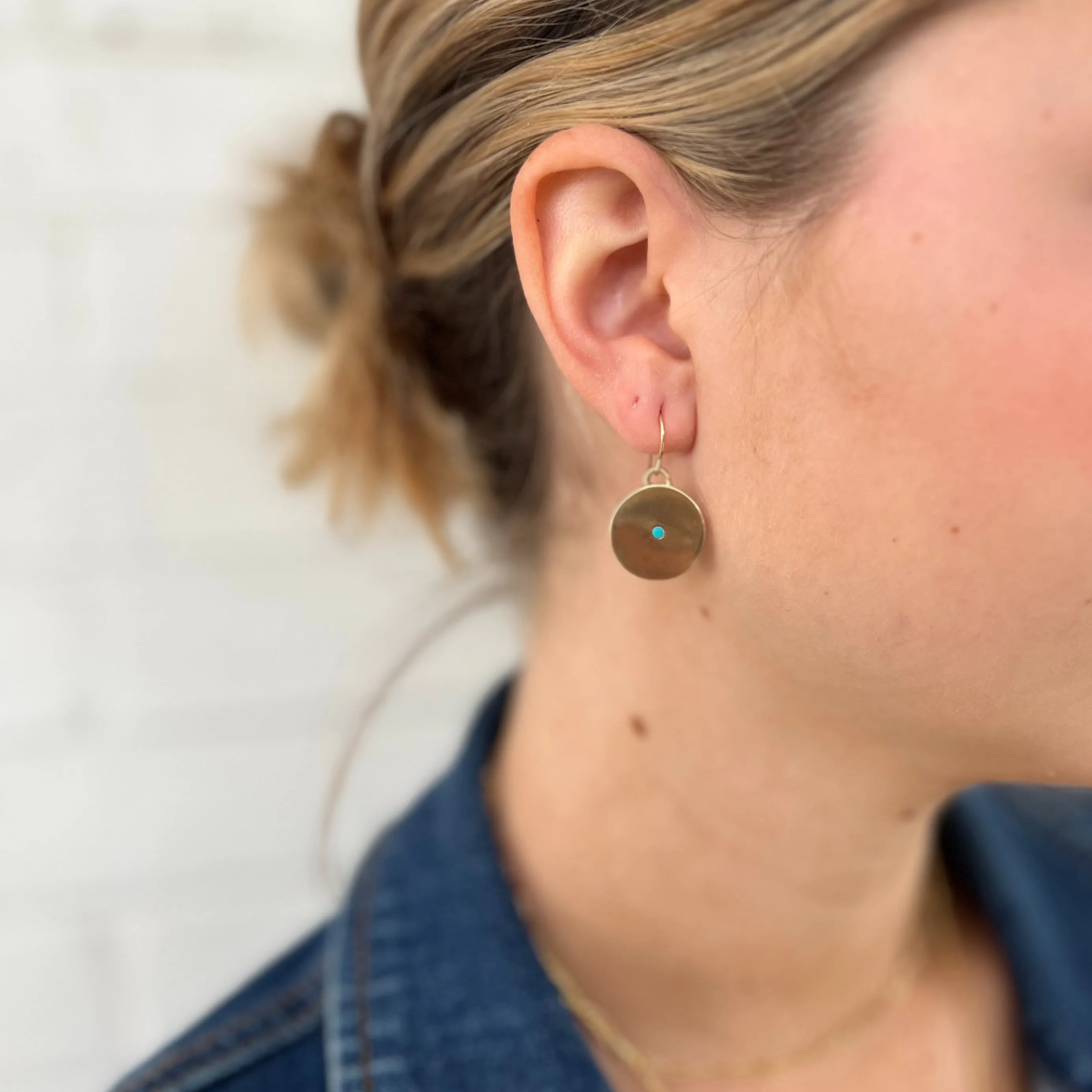 MINIMAL CIRCLE STONE EARRINGS